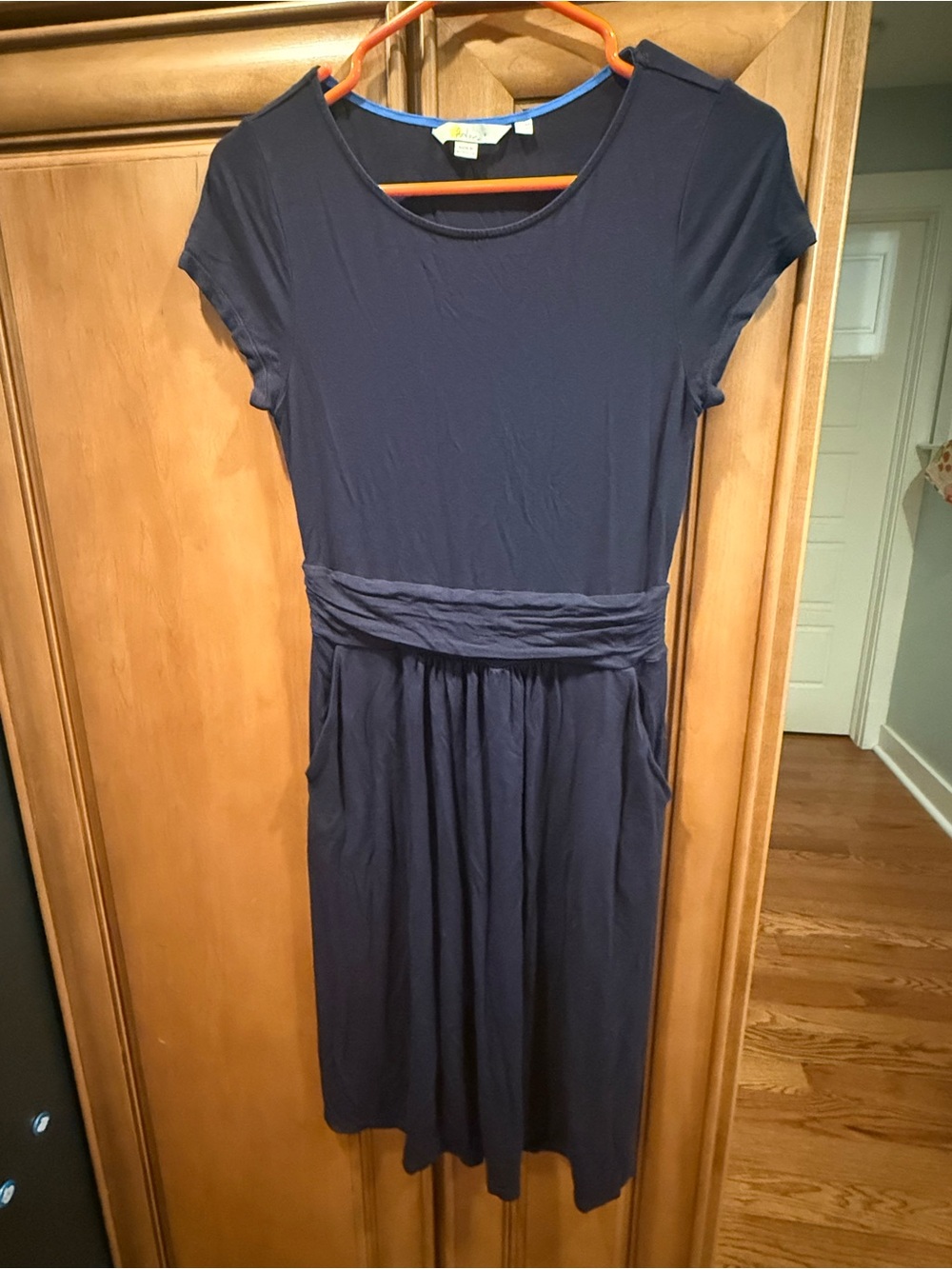 Boden Navy Short Sleeve Knit Dress with Waist Detail and pockets size 4